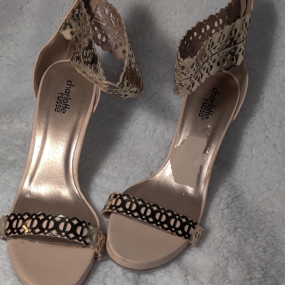 High heel shoes - Picture 1 of 4